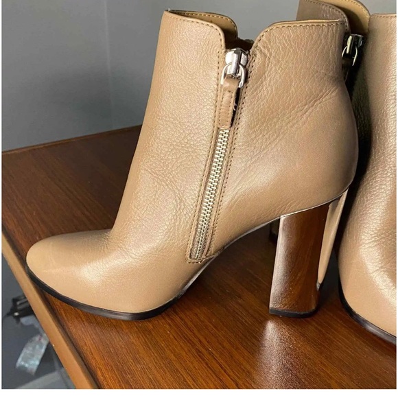 Saks 5th Avenue Pebbled Leather Boot Size 9 1/2 - Picture 4 of 5